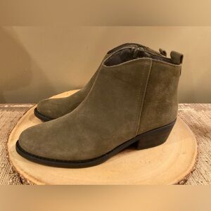 Marroqui Sanchez‎ Boots Womens 7 Ankle Booties Olive Suede Leather Zipper